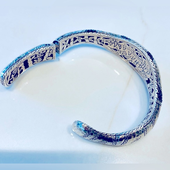JOHN HARDY Palu Macan Sterling Silver Black Sapphire hinged cuff - Picture 4 of 10